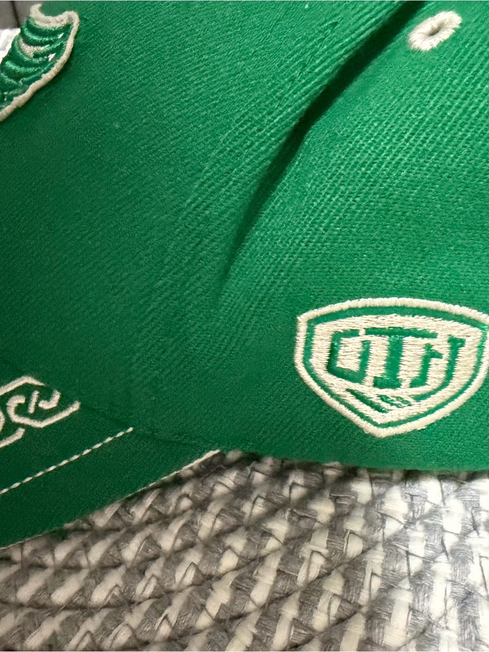 Detroit Red Wings Green Hockey Hat - Picture 2 of 7